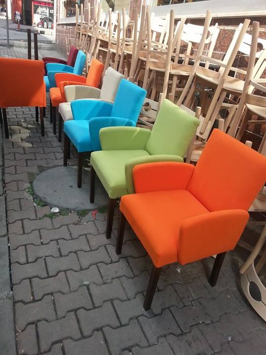 Cafe sandalyeleri